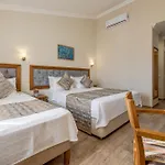 Hotel Surf Egitim Merkezi 3*