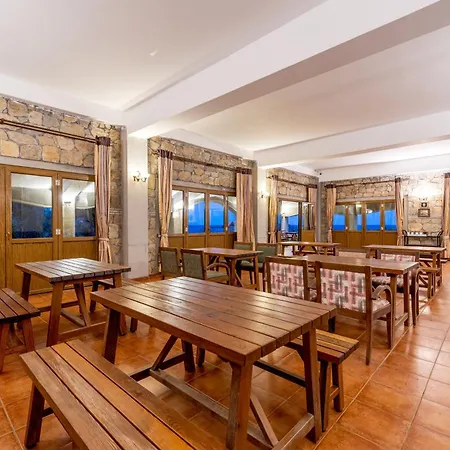 Hotel Surf Egitim Merkezi İmroz